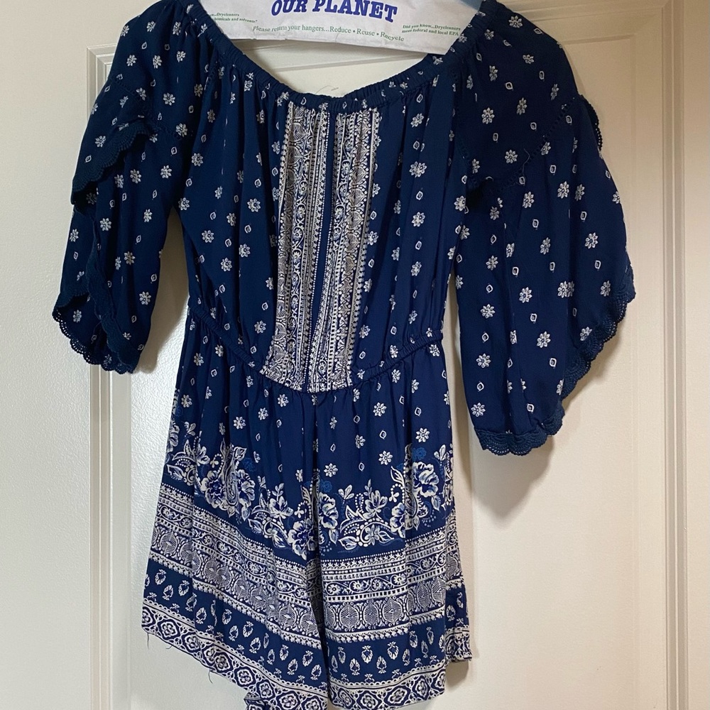 Angie blue and white floral romper, sz large